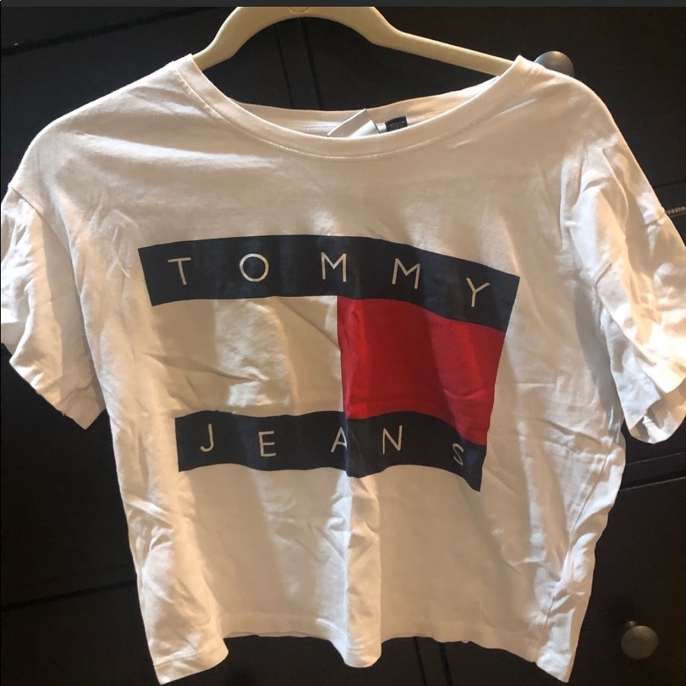 Tommy Hilfiger cropped top (Urban Outfitters)
